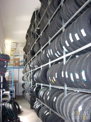 Je čas prezuť pneumatiky. Kde ich ale uskladniť?