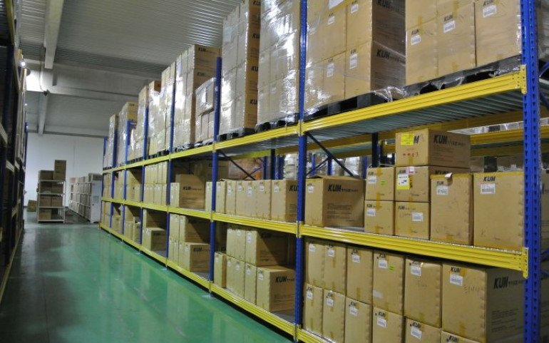 paletove-regaly-770